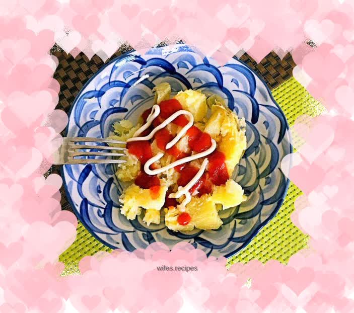 Microwave baked potatoes