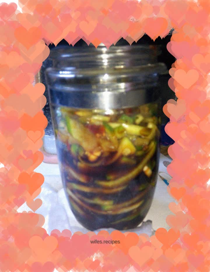 Hot and sour radish strips