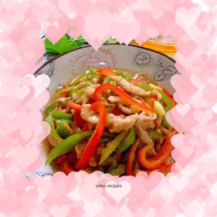 Stir-fried shredded pork with green and red peppers
