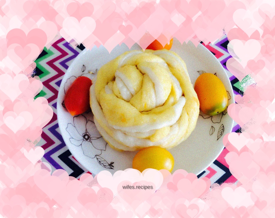 Two-color flower roll