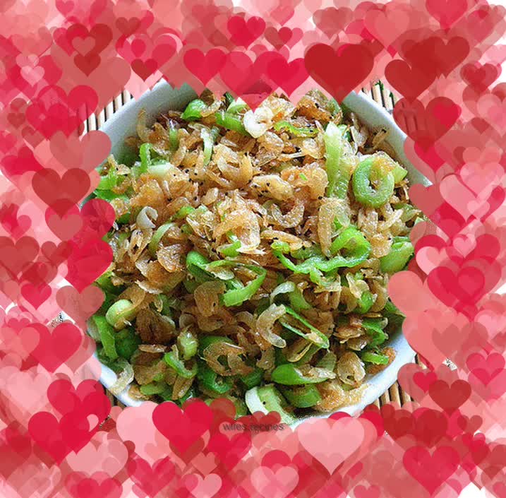 Fried shrimp skin with chopped green onions