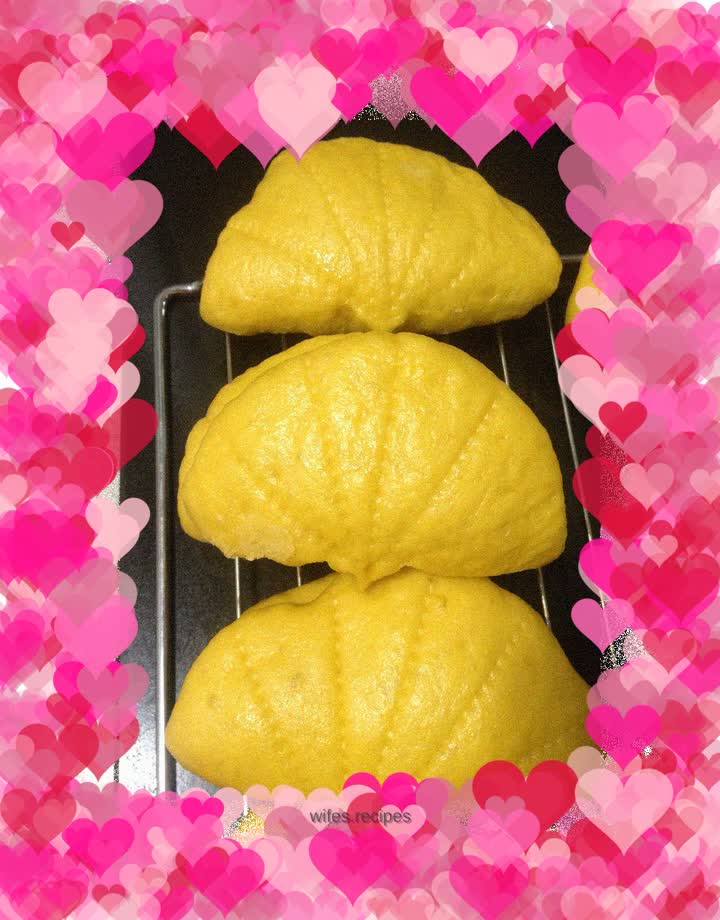 Pumpkin lotus leaf sandwich (pumpkin sandwich with minced meat and mixed vegetables)