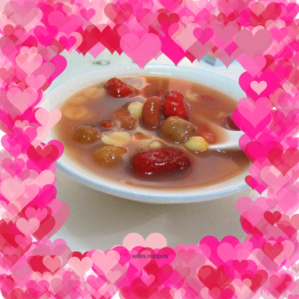 Lotus seeds, red dates and longan soup