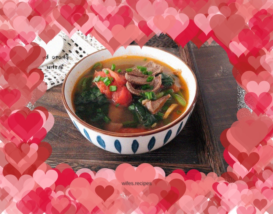 Pork liver, spinach and tomato soup