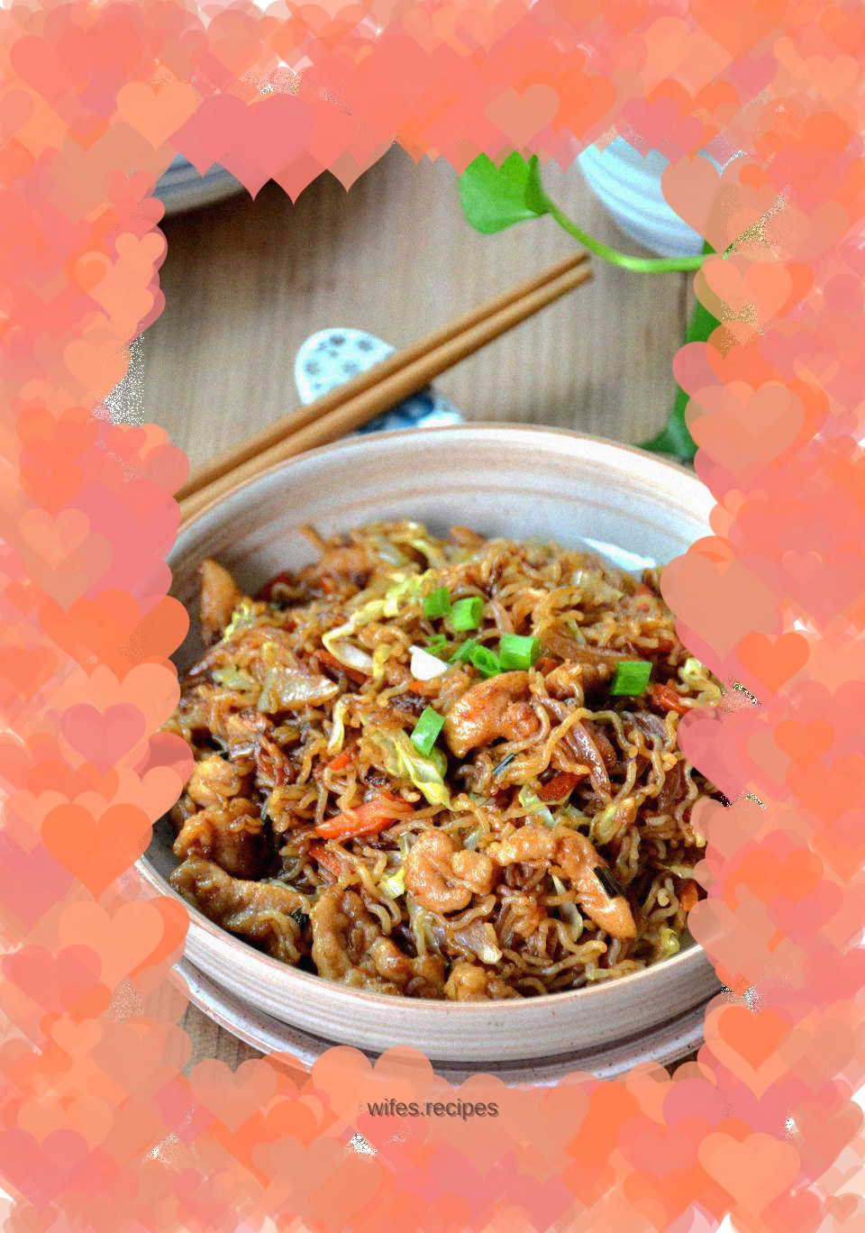 Fried rice noodles with cabbage and shredded pork