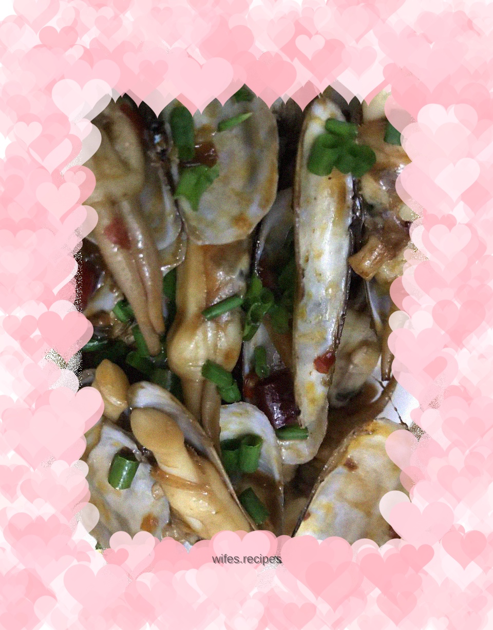 Spicy stir-fried razor clams