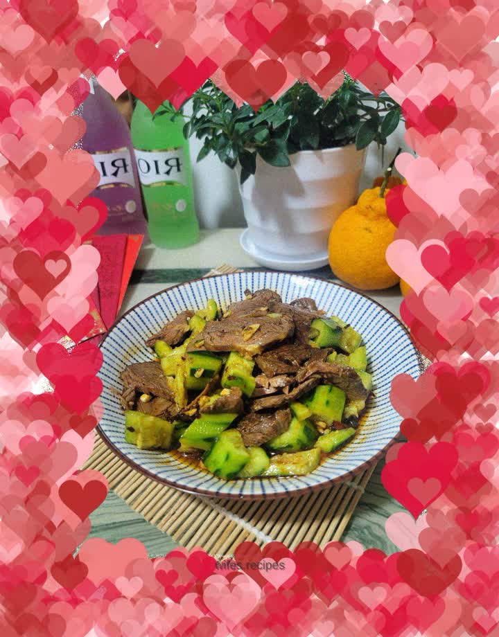 Beef with cucumber and soy sauce