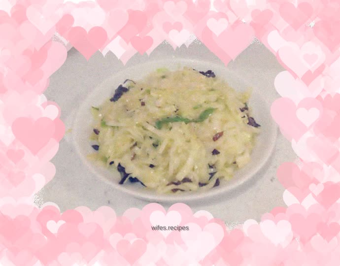 Stir-fried cabbage with green pepper and fungus