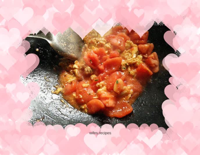 Scrambled eggs with tomatoes