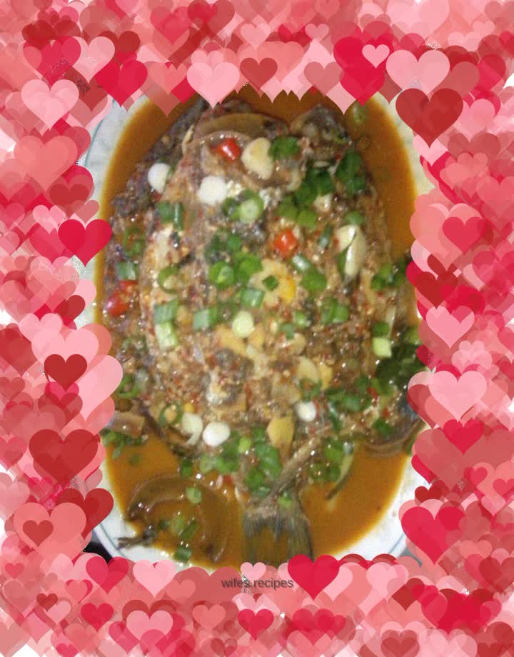 Sour papaya and crucian carp