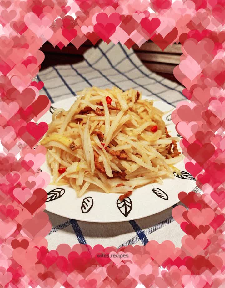 Stir-fried pork with shredded lotus root