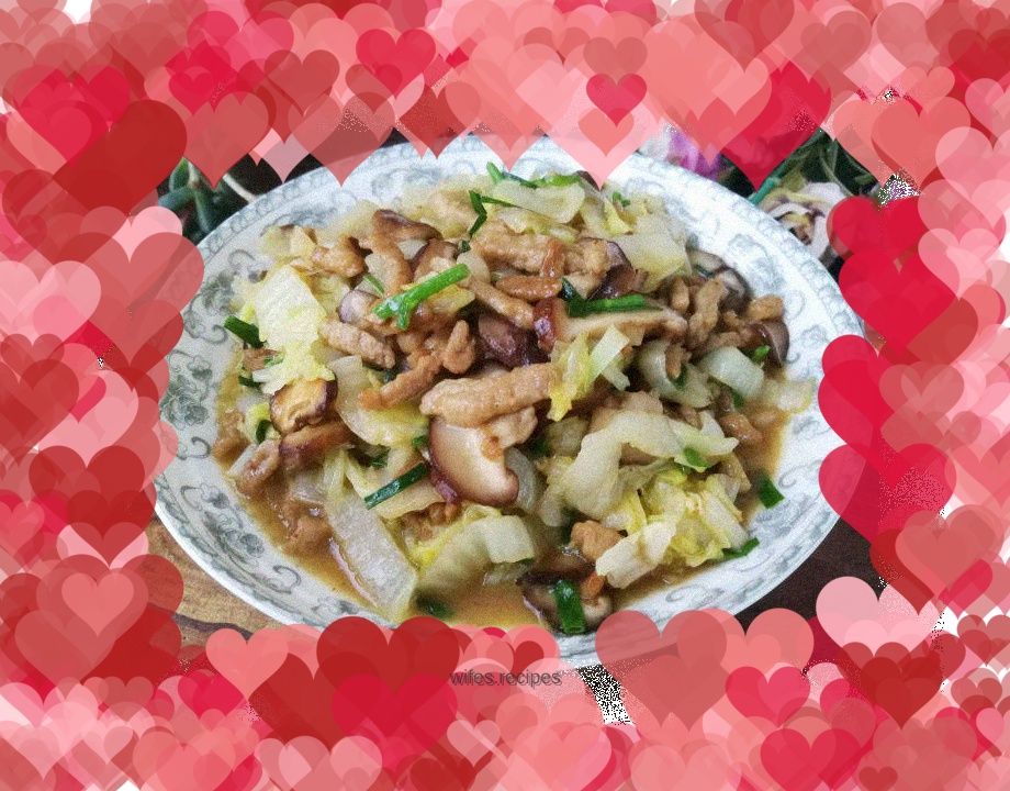 Stir-fried shredded pork with mushrooms and cabbage