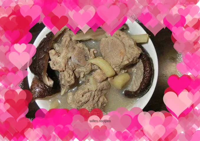 Stewed Duck with Mushrooms in Hawthorn Sauce