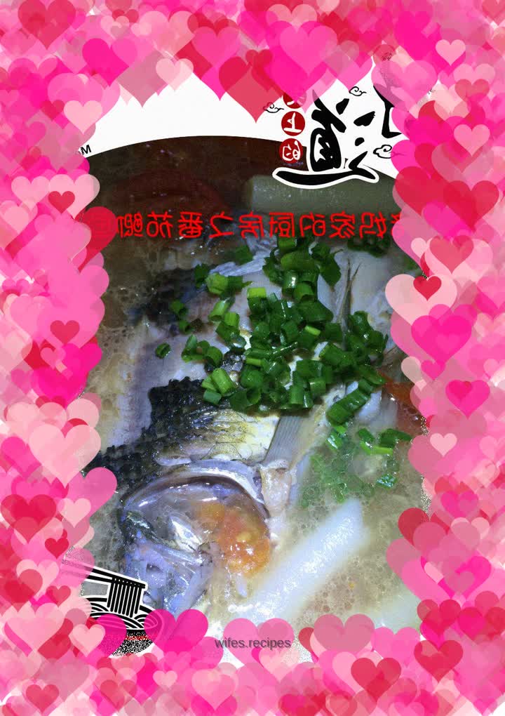 Tomato crucian carp soup