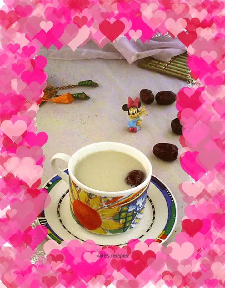 Red dates, lotus seeds and soy milk