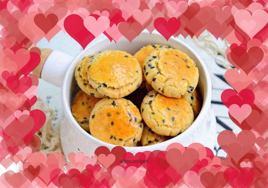 Sesame and salt and pepper crisps