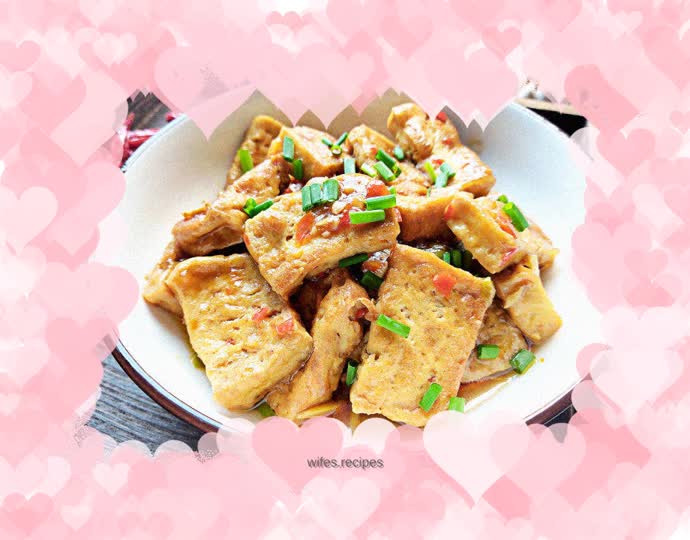 Fried tofu with chopped pepper