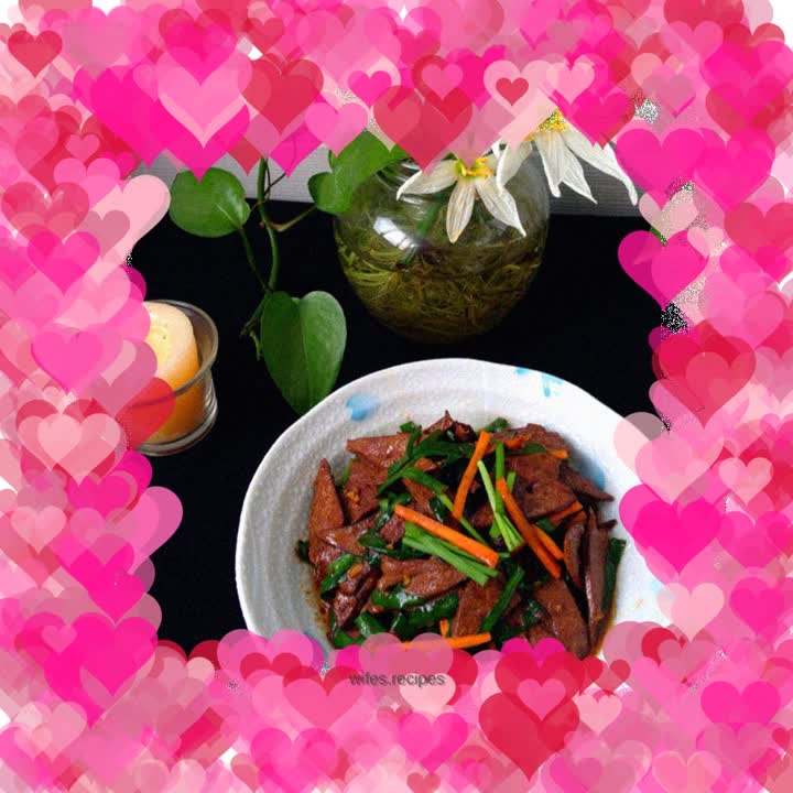 Stir-fried pork liver with leeks