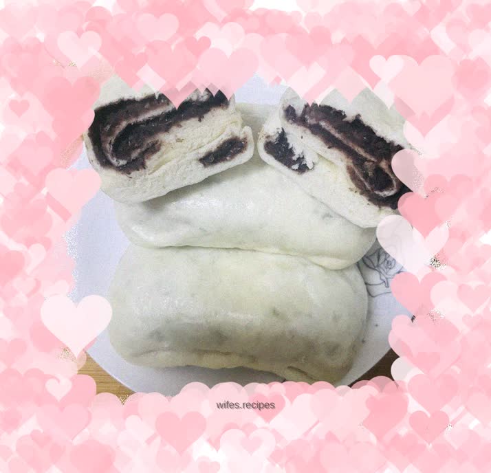 Red bean roll
