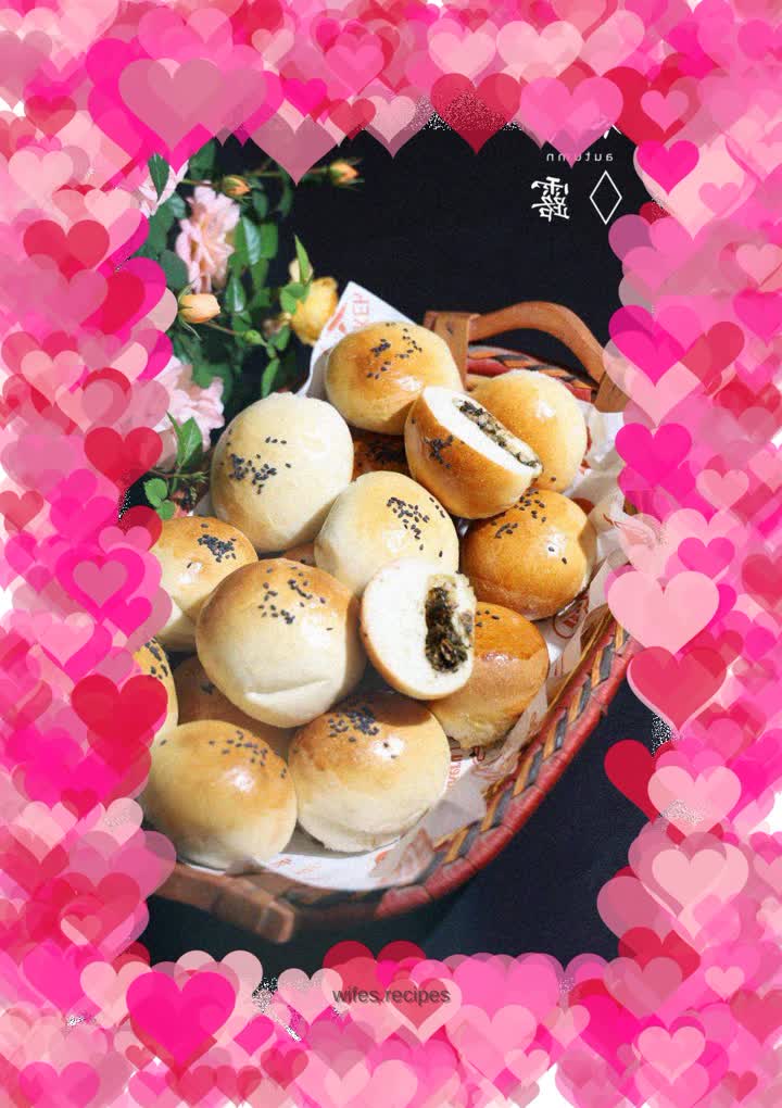 Umeboshi, vegetables and minced meat bread