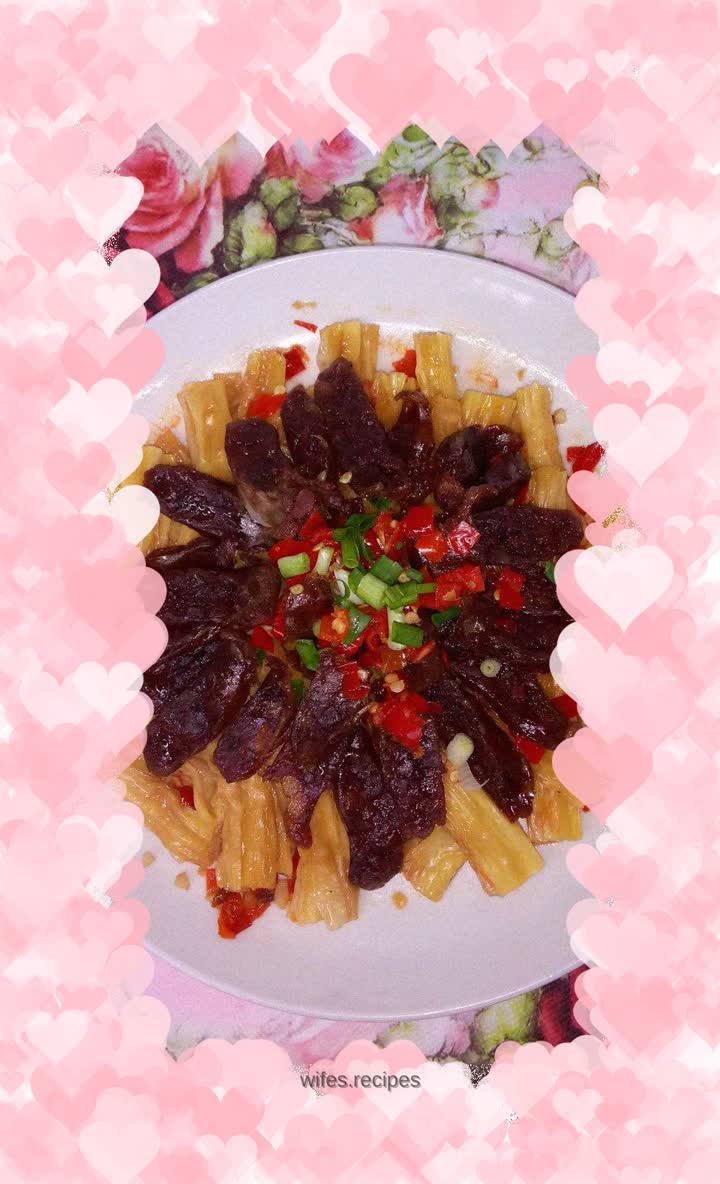 Steamed sausage with chopped pepper and yuba