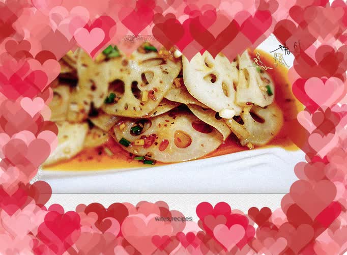 Red lotus root slices