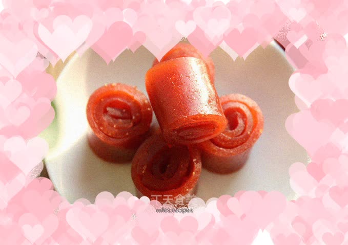 It’s hawthorn season again—sweet and sour hawthorn rolls