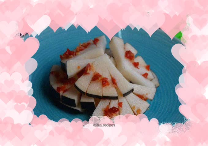 Black radish soaked in vinegar