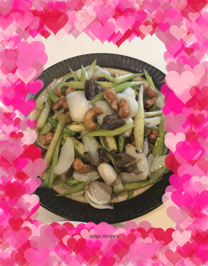 Stir-fried sea cucumber, asparagus and lily