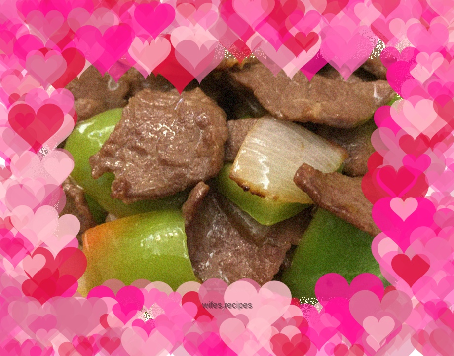 Stir-fried beef with onions and bell peppers