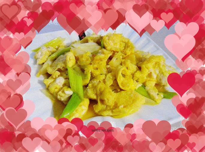 Stir-fried eggs with green onions