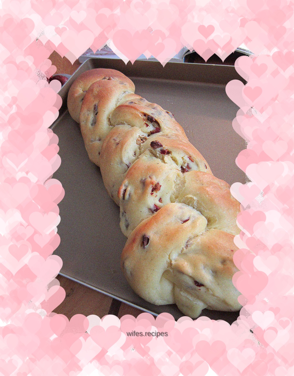 Red Date Braided Bread