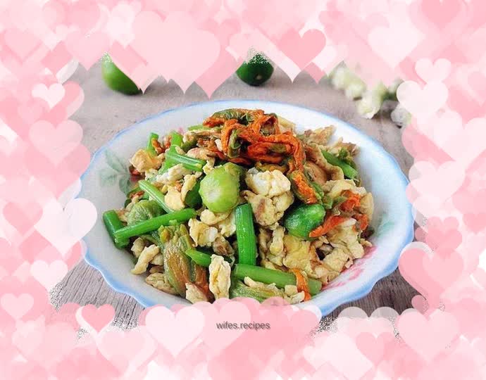 Fried pumpkin flowers with eggs