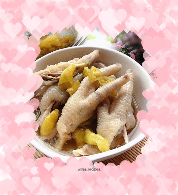Pickled pepper chicken feet