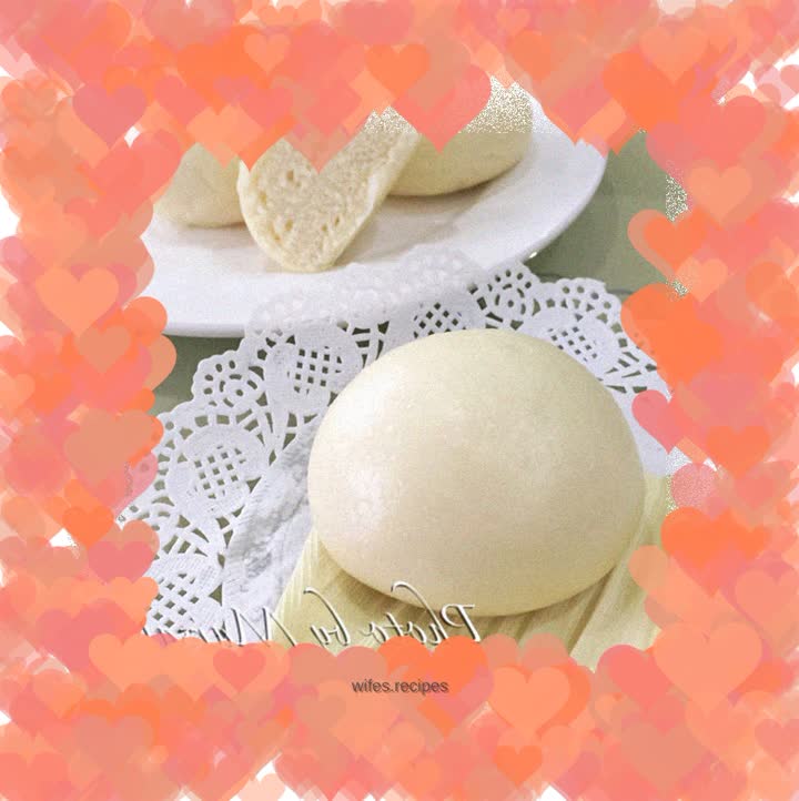 Milky steamed buns
