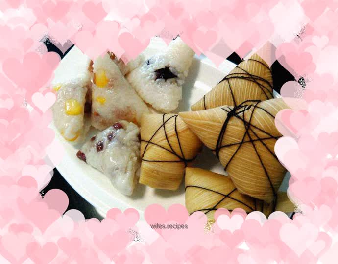 Zongzi wrapped in corn leaves