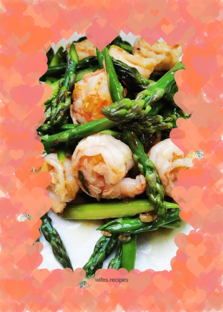 Stir-fried shrimps with asparagus in oyster sauce
