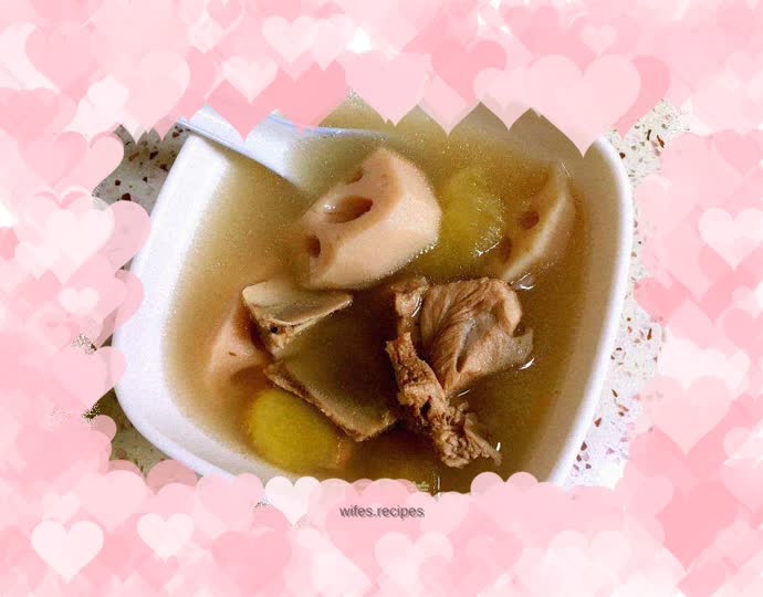 Guangdong delicious soup: lotus root and apple 🍎pork ribs soup