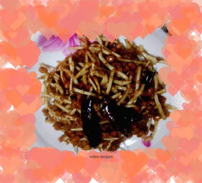 Stir-fried fresh bean drumsticks with folded ear root