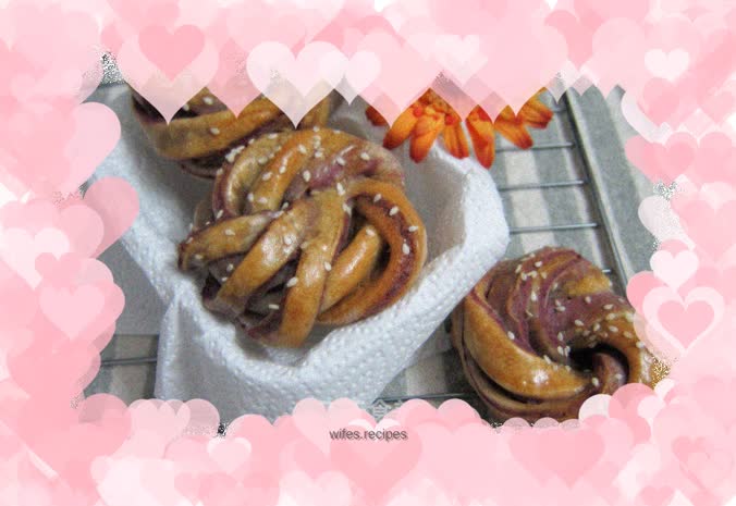 Purple sweet potato rolls