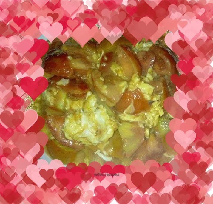 Fried tomatoes with eggs