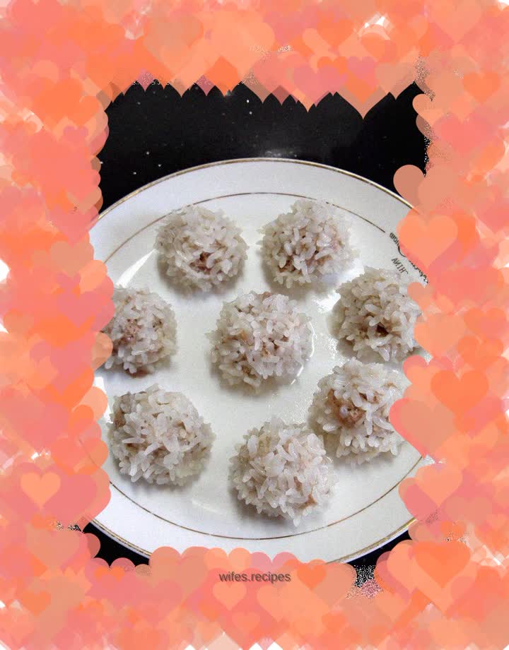 Glutinous rice meatballs
