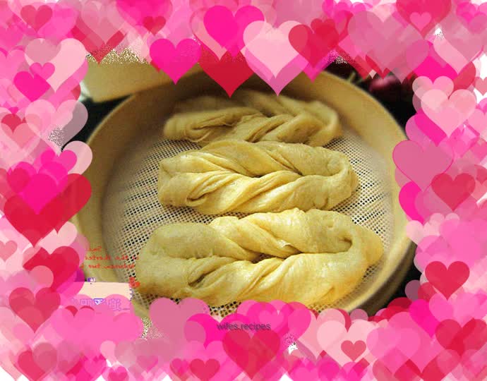 Thousand-layer flower rolls--making Chinese-style flower rolls using Western methods