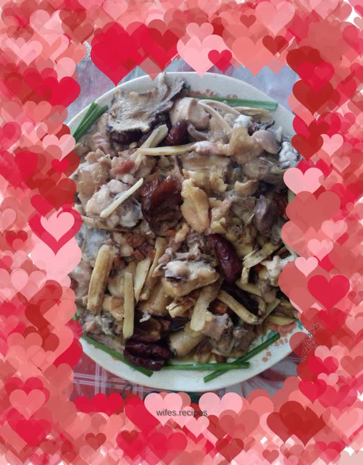 Steamed chicken with astragalus and angelica