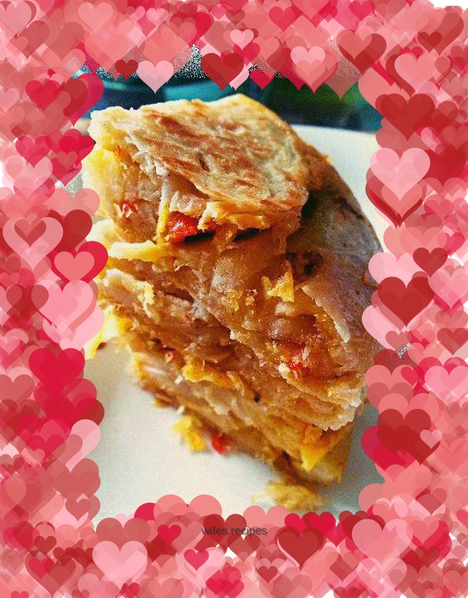 Fried eggs with green pepper