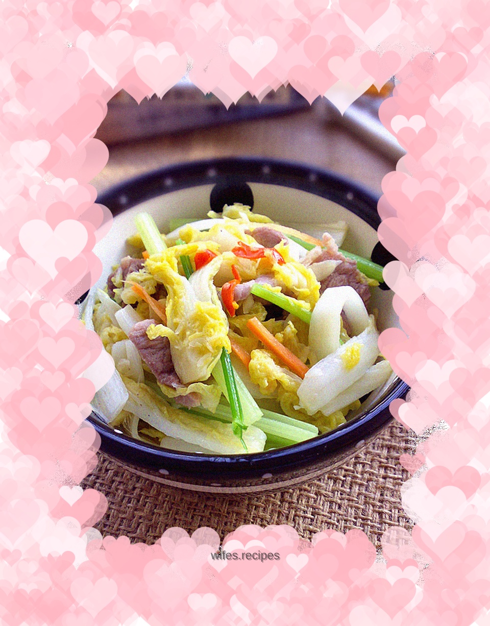 Stir-fried cabbage with sliced meat
