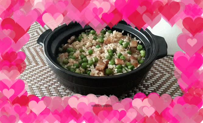 Braised rice with bacon and peas