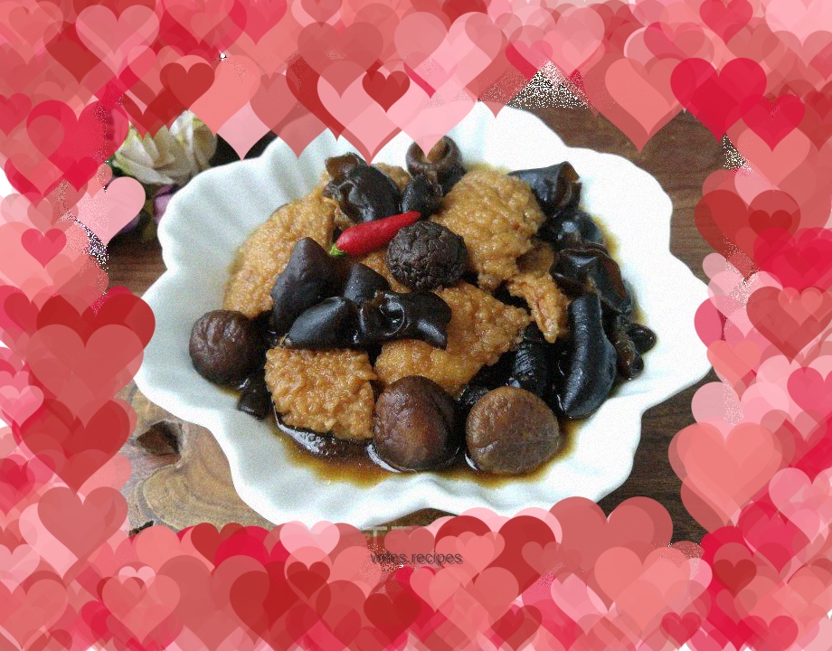 Braised pork ribs with mushrooms and fungus