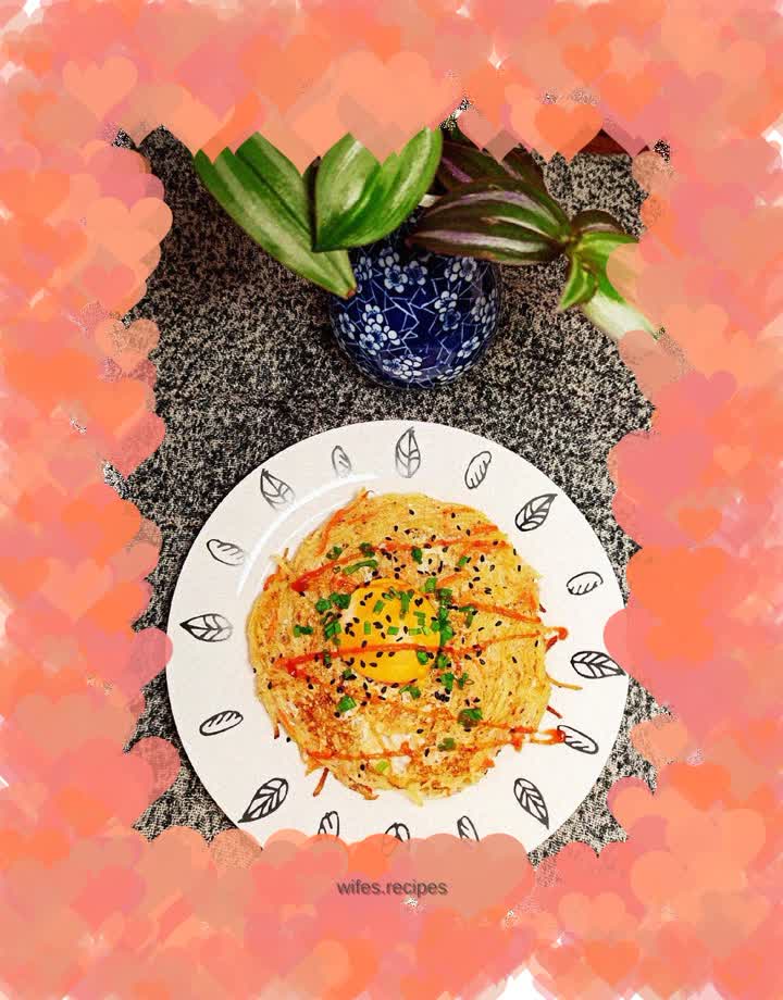 Omelette with shredded potatoes