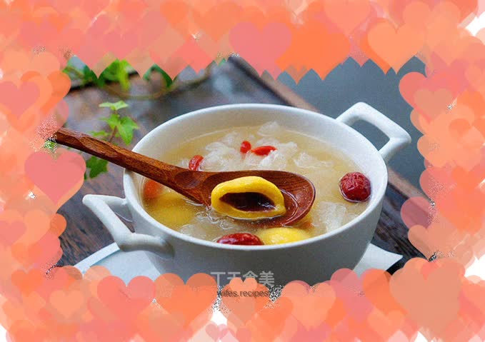 Yuanxiao wolfberry and white fungus soup